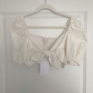 NWT wayf linen crop top with tie front & puff sleeve